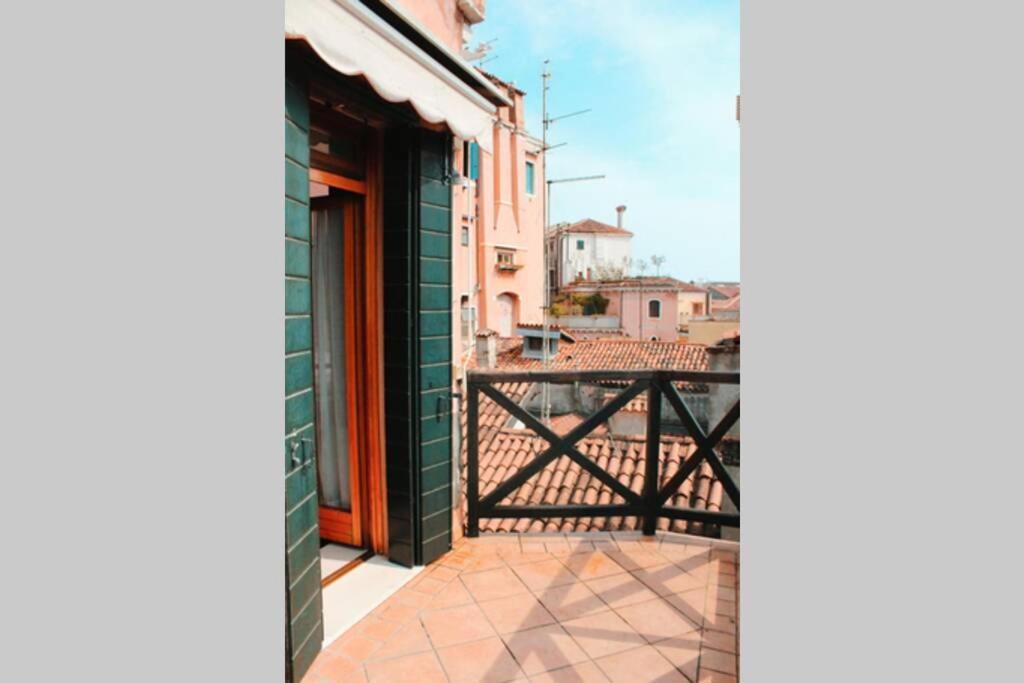 Bellissima Casa Vicino Biennale Grande Terrazza ! Apartment Venice Luaran gambar