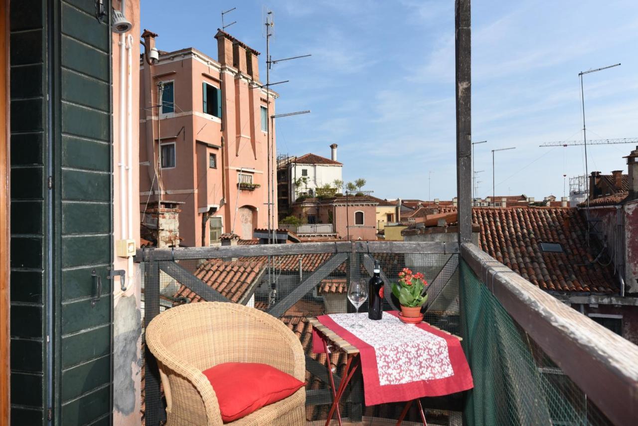 Bellissima Casa Vicino Biennale Grande Terrazza ! Apartment Venice Luaran gambar