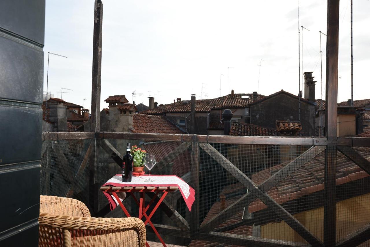 Bellissima Casa Vicino Biennale Grande Terrazza ! Apartment Venice Luaran gambar