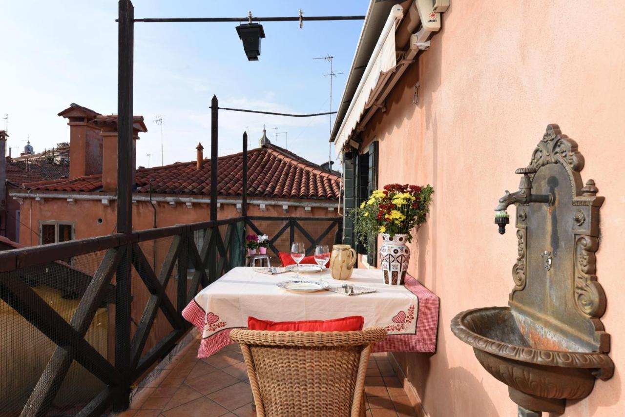 Bellissima Casa Vicino Biennale Grande Terrazza ! Apartment Venice Luaran gambar