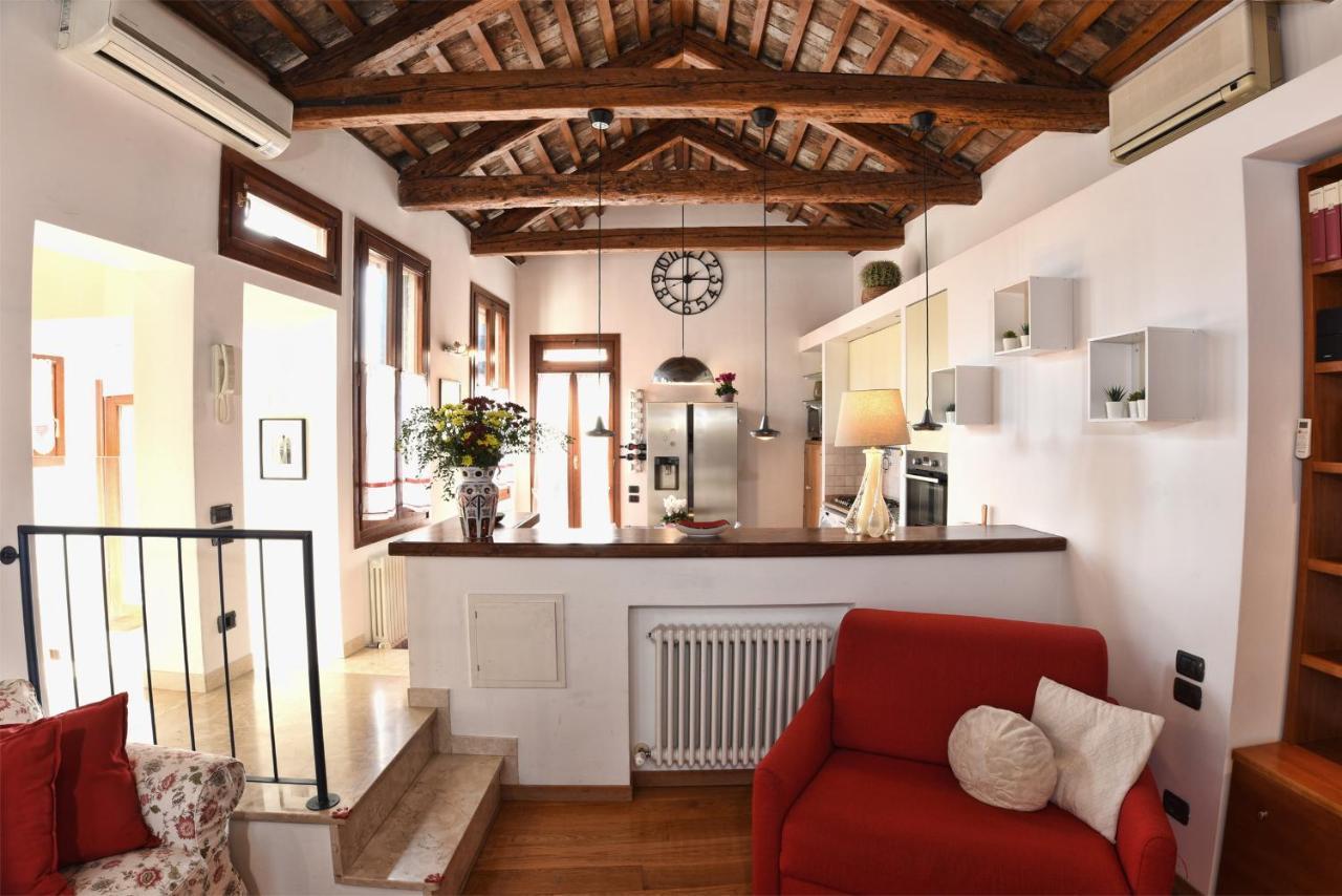 Bellissima Casa Vicino Biennale Grande Terrazza ! Apartment Venice Luaran gambar